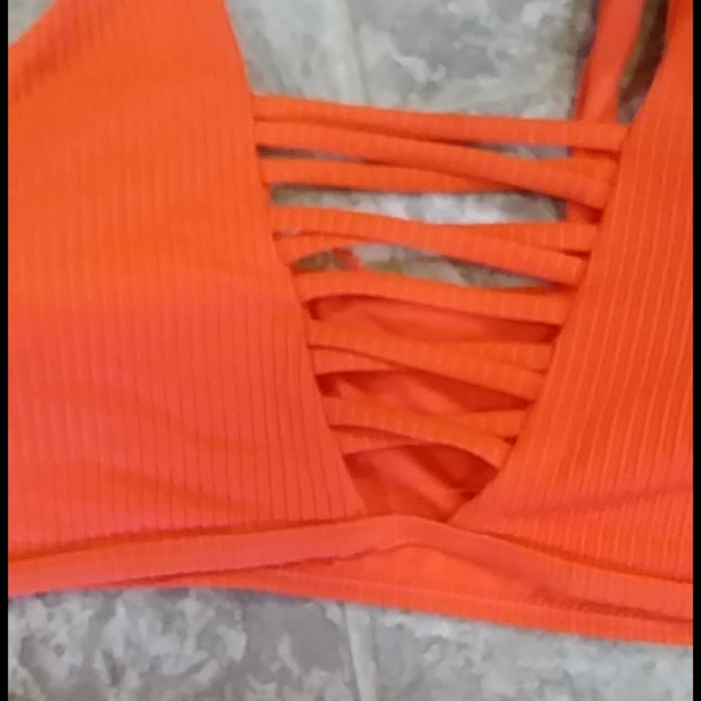 Bathing suit - Picture 2 of 3